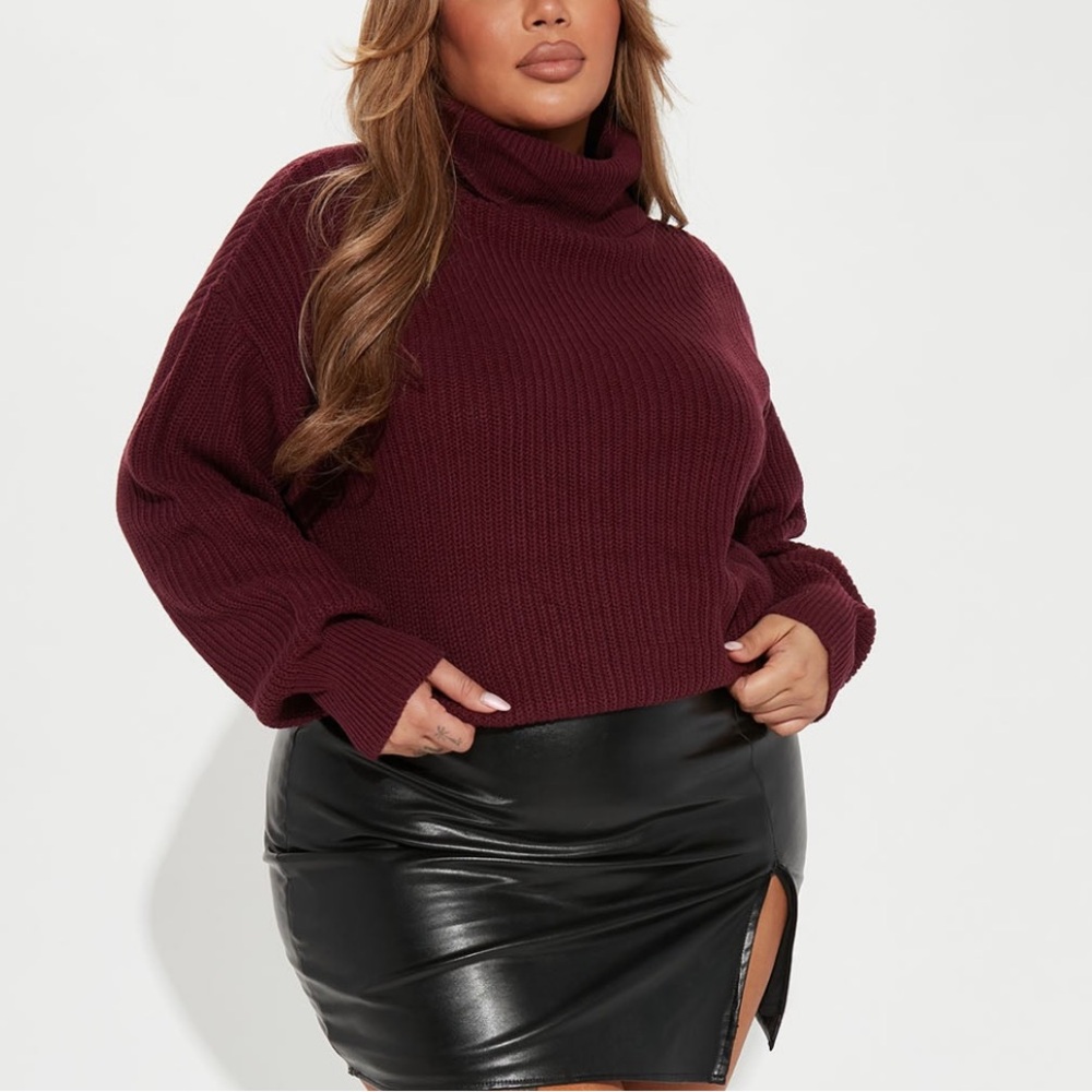 3/50$Fashion Nova Burgundy Sweater